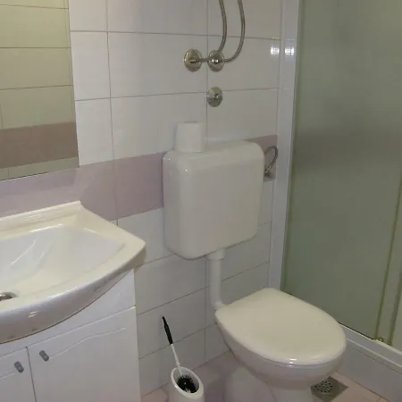 Ljubo Apartment Primosten