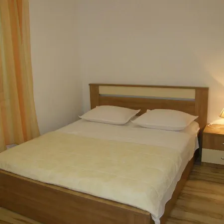 Apartment Ljubo Primosten