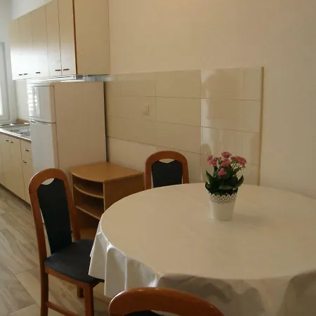 Ljubo Apartment *