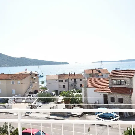 Apartment Ljubo *