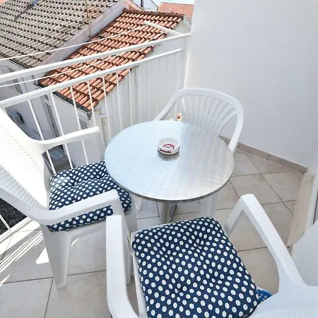 Apartment Ljubo *