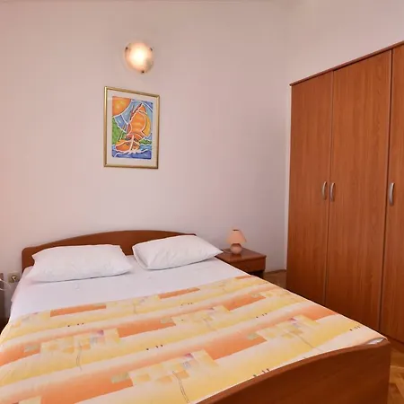 Apartment Ljubo Primosten